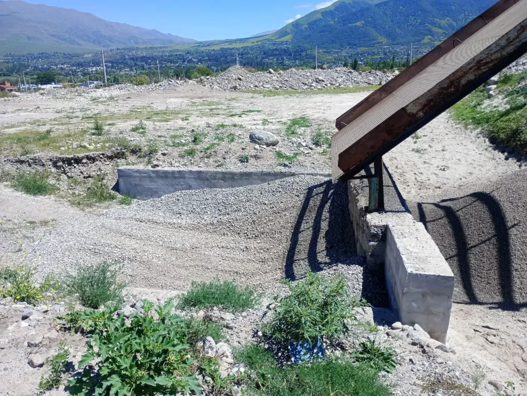Imagen de un terreno de áridos en Tucumán.