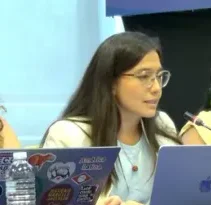 Jenny Rodríguez, abogada de AIDA, durante su intervención sobre denuncias por mineria de cobre y áreas protegidas.